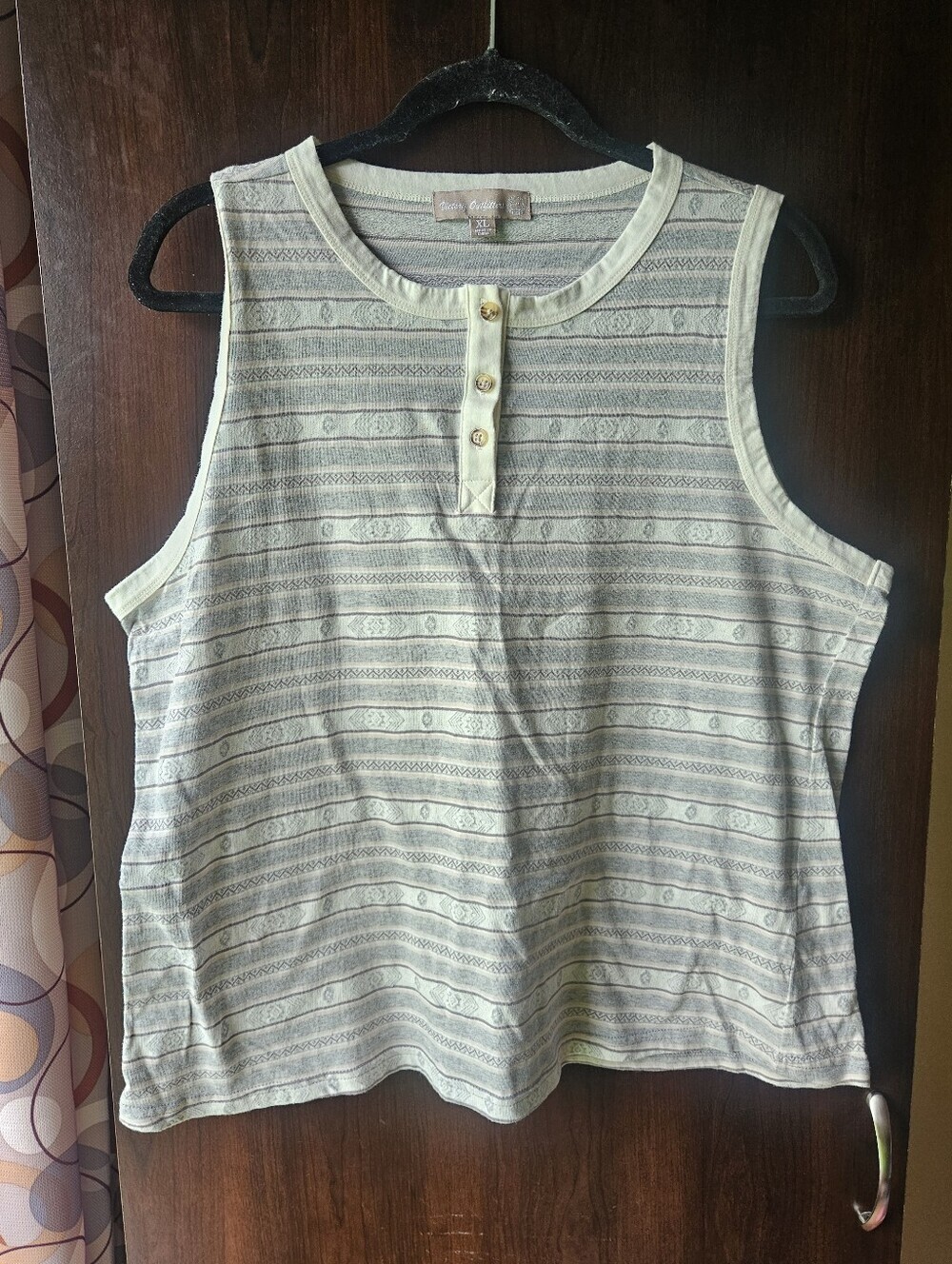 Victory Outfitters Light Gray Patterned Tank Top Size XL